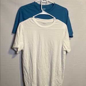 Old Navy Men's Teal and White Short Sleeve Tees